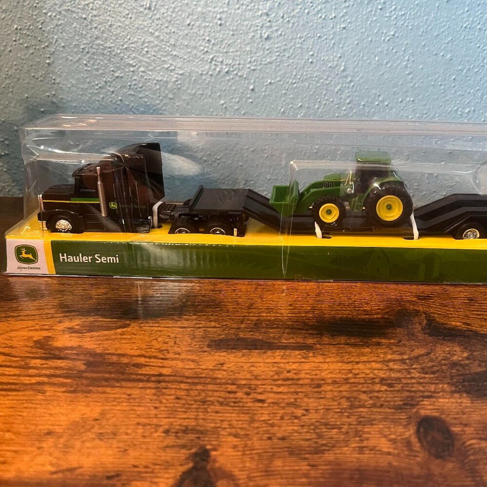 John Deere Semi Hauler from Tomy 1:64 Scale BRAND NEW!